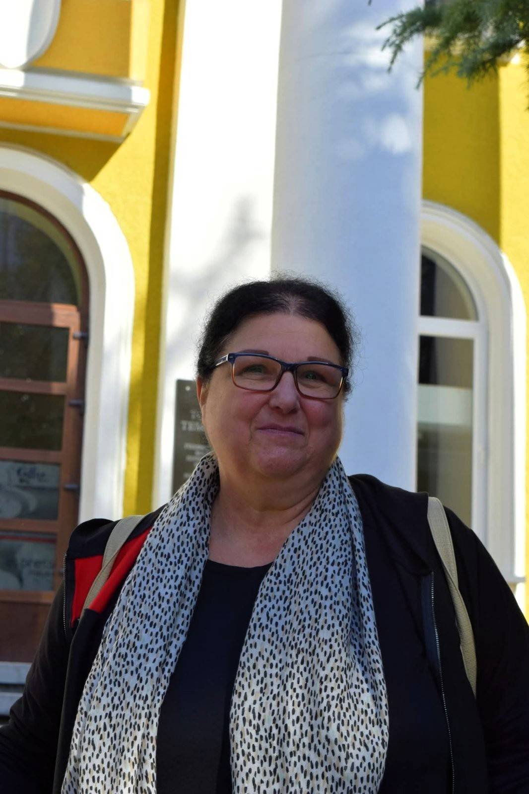 Дъщеря й Антоанета Теменугова